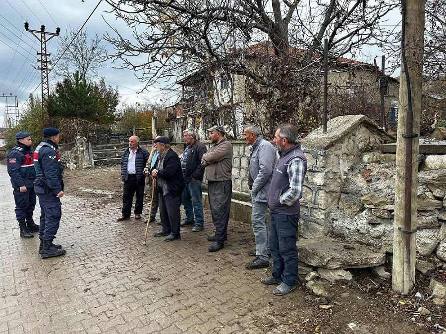 Hırsızlık ve Dolandırıcılara Karşı Vatandaşlarımıza Bilgilendirme Yapılmıştır.