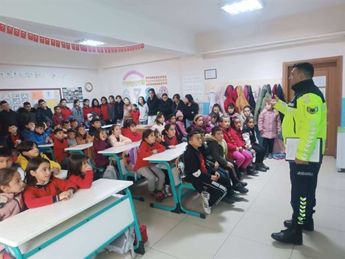 Öğrencilerimize Trafik Semineri Verilmiştir